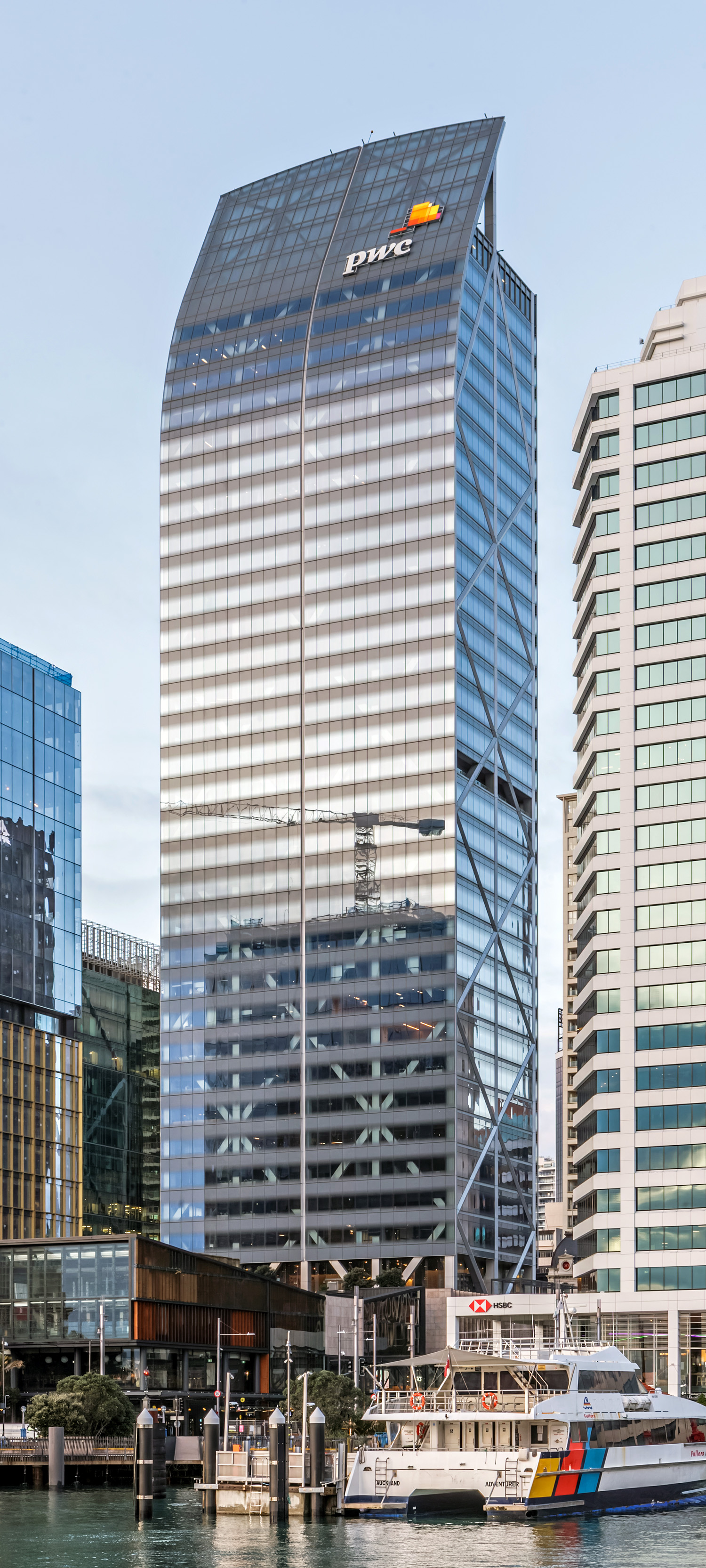 PwC Tower, Auckland - View from the north. © Mathias Beinling